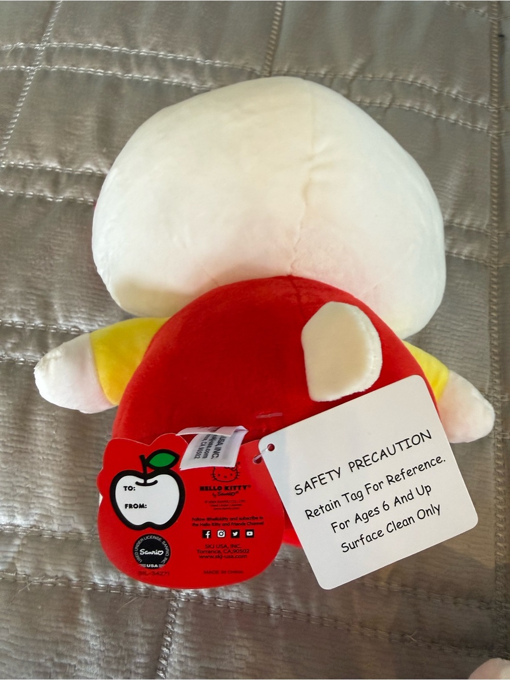 BUNDLE OF FOUR BNWT Hello Kitty 9” Stuffed Dolls - 4 Different Color Variations - Picture 3 of 9